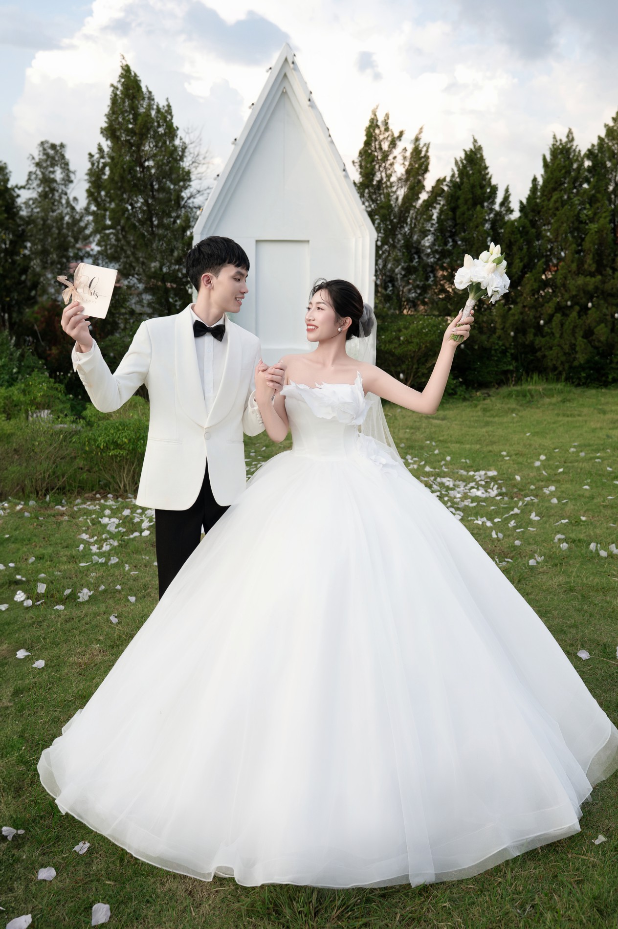 NGUYỄN HOAN-PHẠM HOÀI