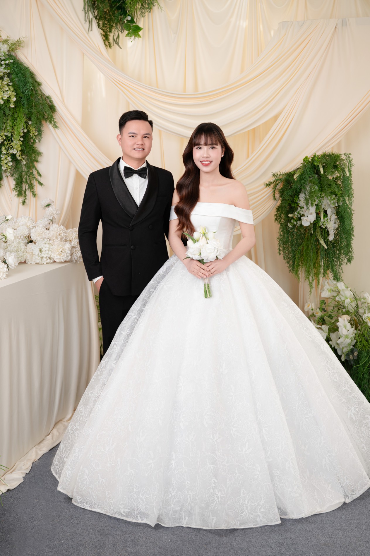 HOÀNG NGÔN – VI TUYẾT