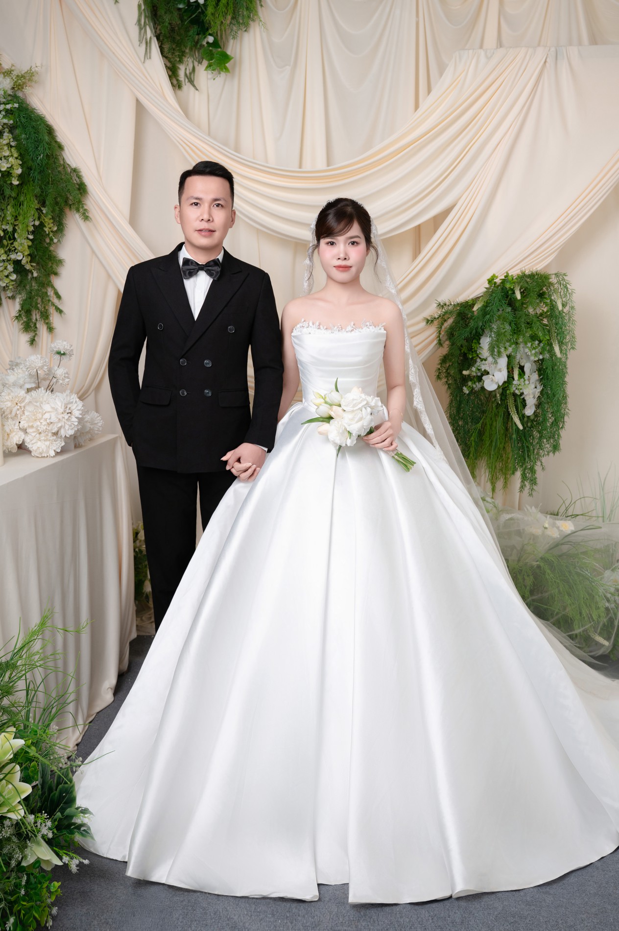 NGUYỄN TUẤN  – THU CÚC